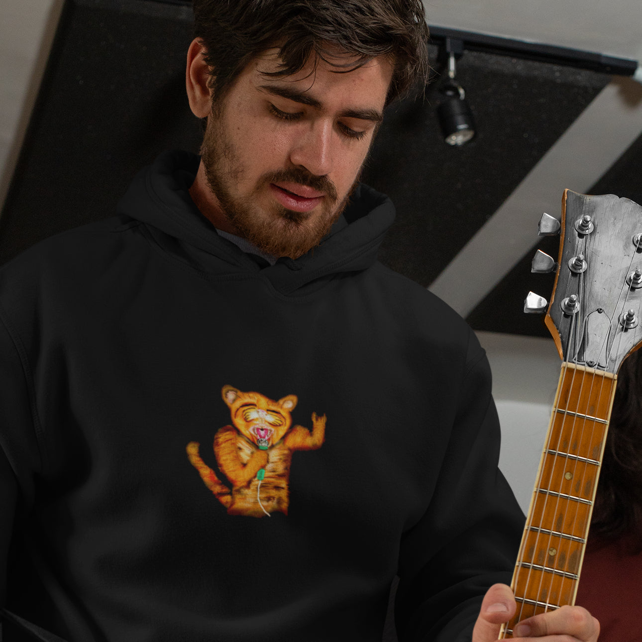 Cat rocker | Sustainable Hoodie worn by a man