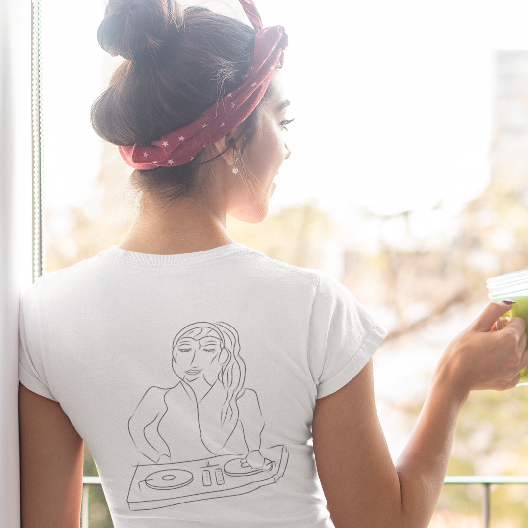 Woman DJ | 100% Organic Cotton T Shirt worn by a woman