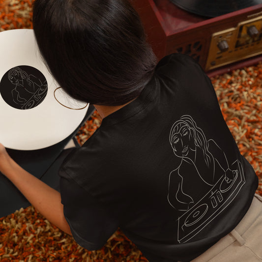Woman DJ White | 100% Organic Cotton T Shirt worn by a woman