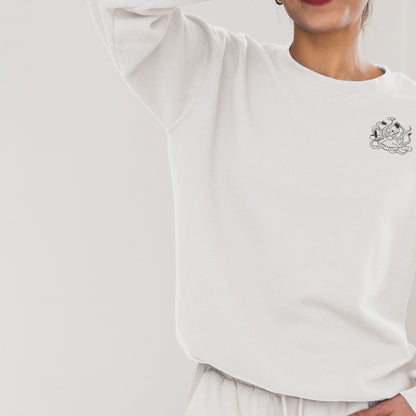 Octopus Office Worker White | Vegan Jumper in white worn by a woman